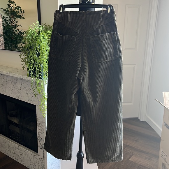 Army green cropped corduroy pants - Picture 3 of 4